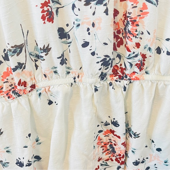 MAURICES | Women's V-Neck Top White Size Medium - Picture 7 of 10